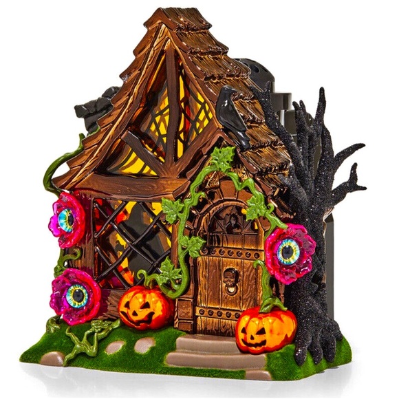 🎃 NEW Witches Cottage Nightlight Projector: Bath & Body Works - Picture 1 of 3